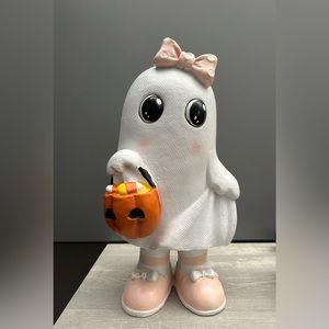 Viral pink ghost girl with pumpkin